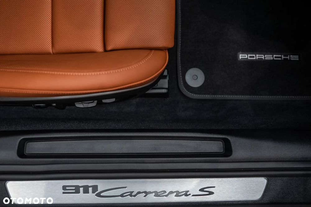 Porsche 911 Carrera S - 34