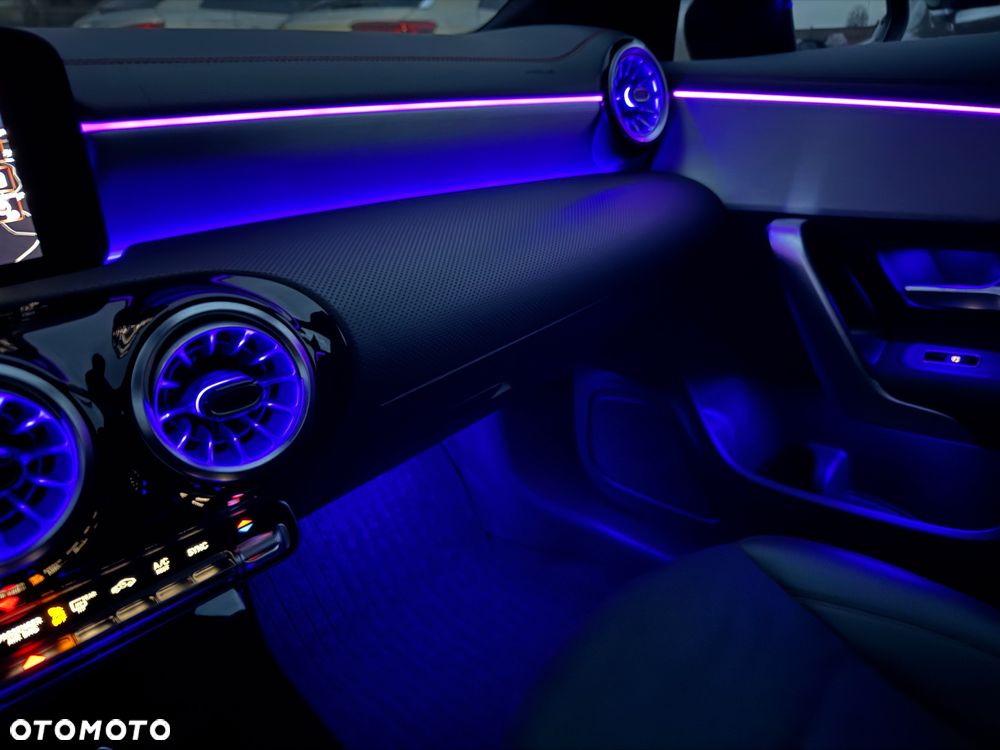 Mercedes-Benz CLA 200 d 8G-DCT AMG Line - 32