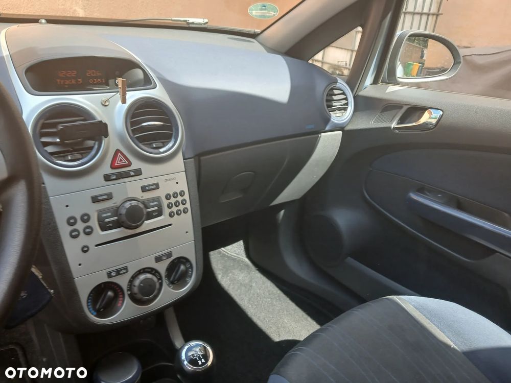 Opel Corsa - 16
