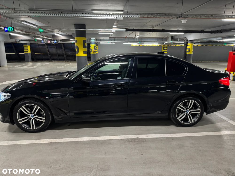 BMW Seria 5 520d Sport Line - 6
