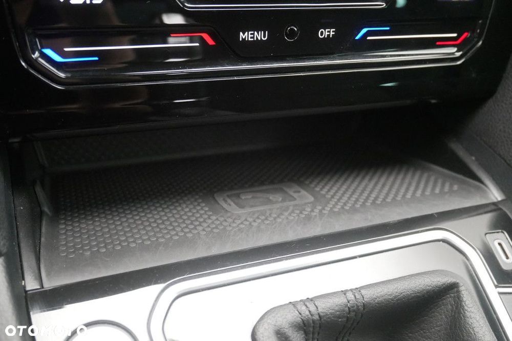 Volkswagen Passat 2.0 TSI Business DSG - 23