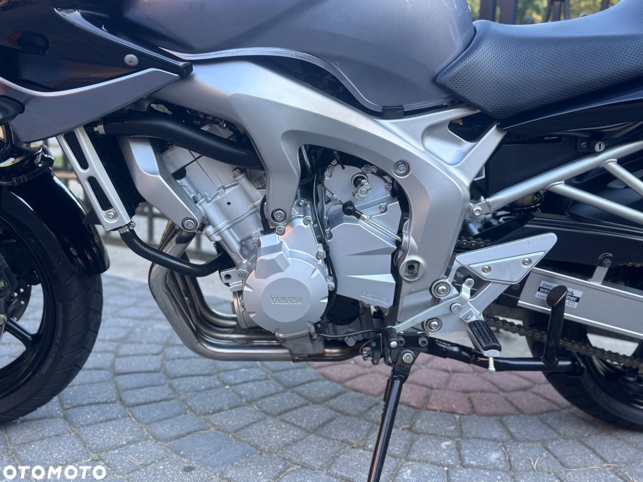 Yamaha FZ6 - 16