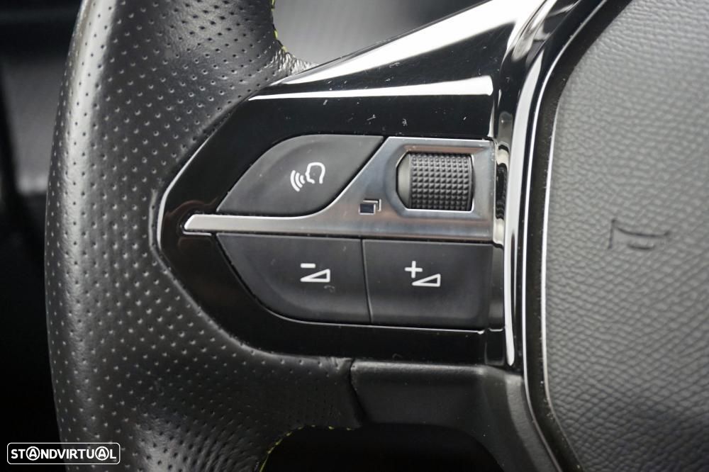 Peugeot 2008 1.2 PureTech GT Line - 27