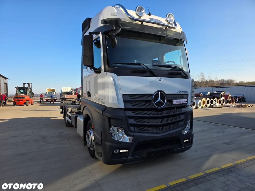 Mercedes-Benz ACTROS - 4