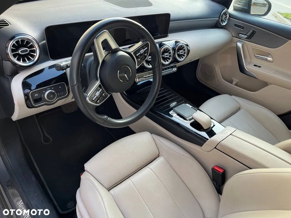 Mercedes-Benz Klasa A 200 7G-DCT - 1