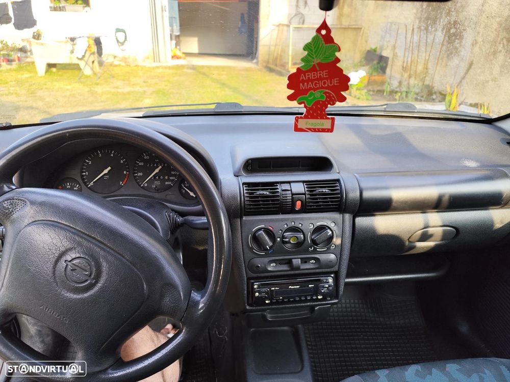 Opel Corsa 1.2 16V - 5