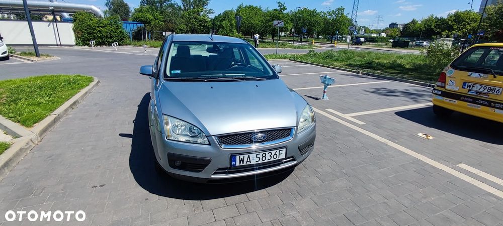 Ford Focus 1.6 16V Ghia - 6