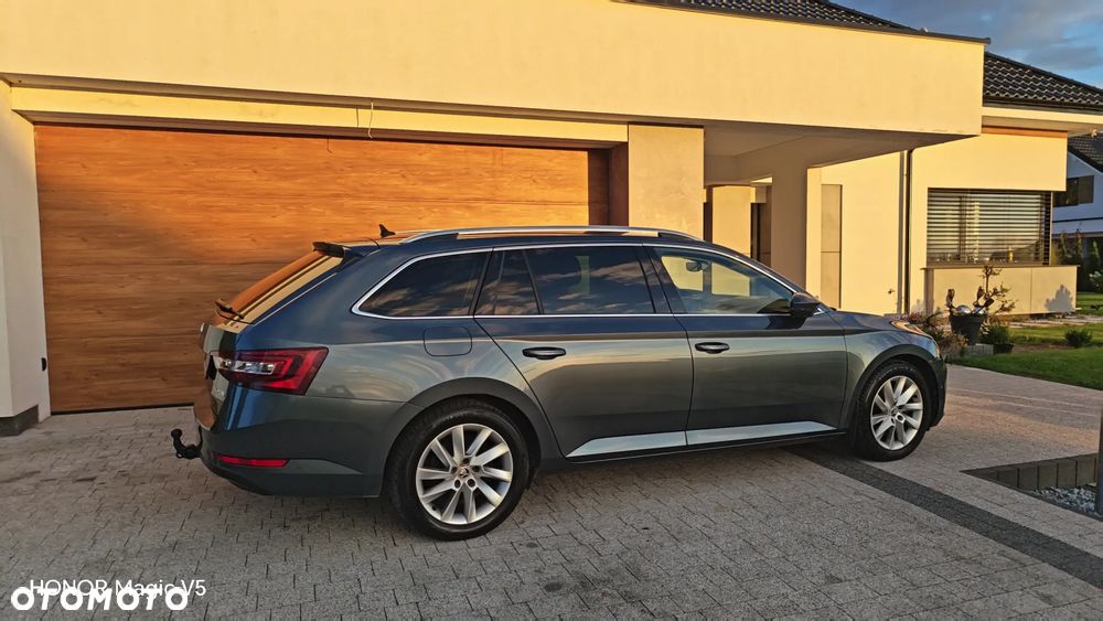 Skoda Superb 2.0 TDI DSG Premium Edition - 38