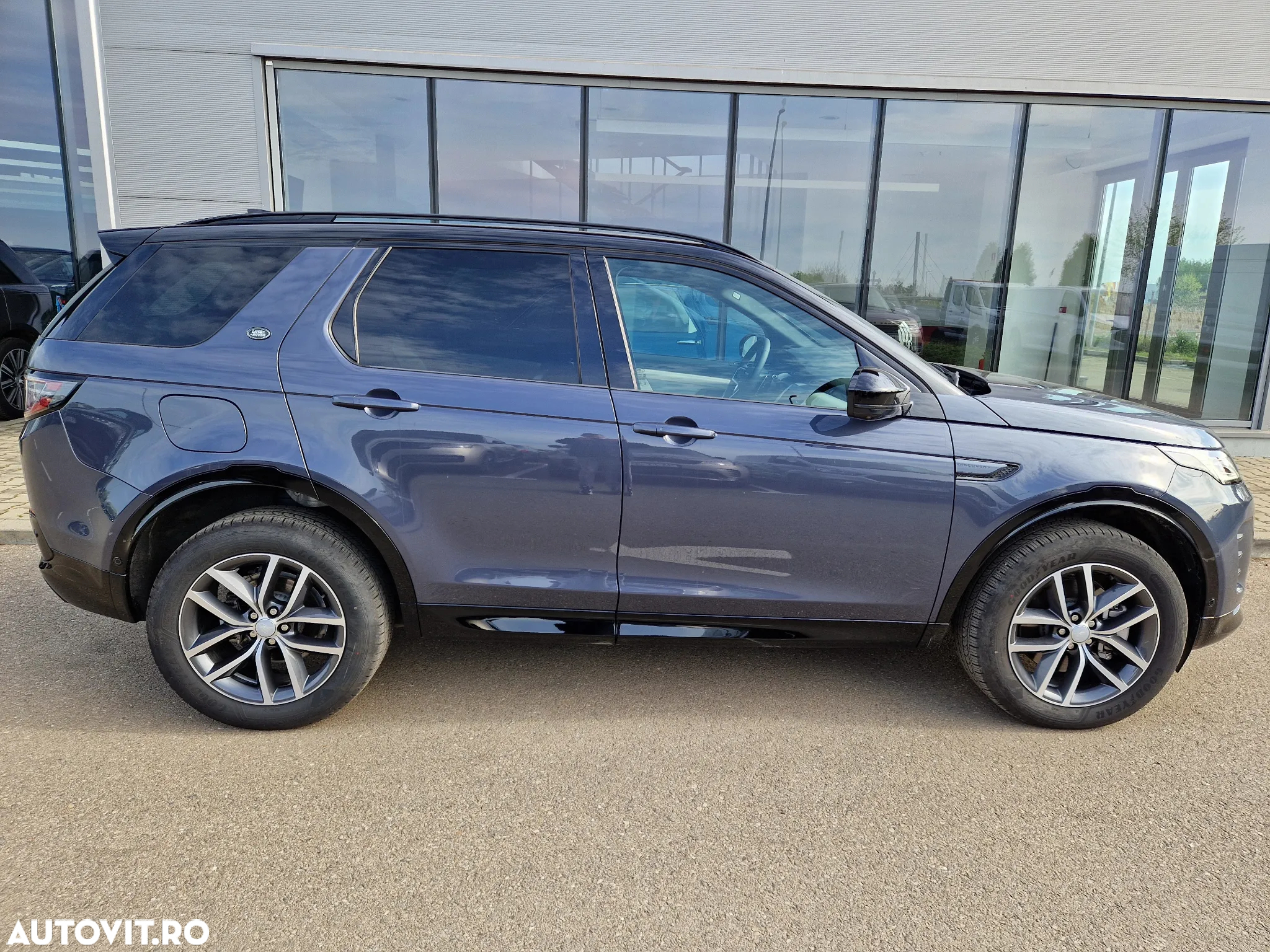 Land Rover Discovery Sport 2.0 D200 R-Dynamic MHEV SE - 5