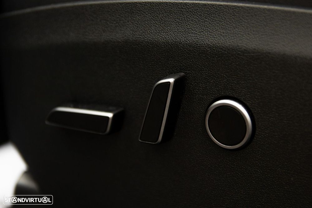 Tesla Model Y RWD - 30