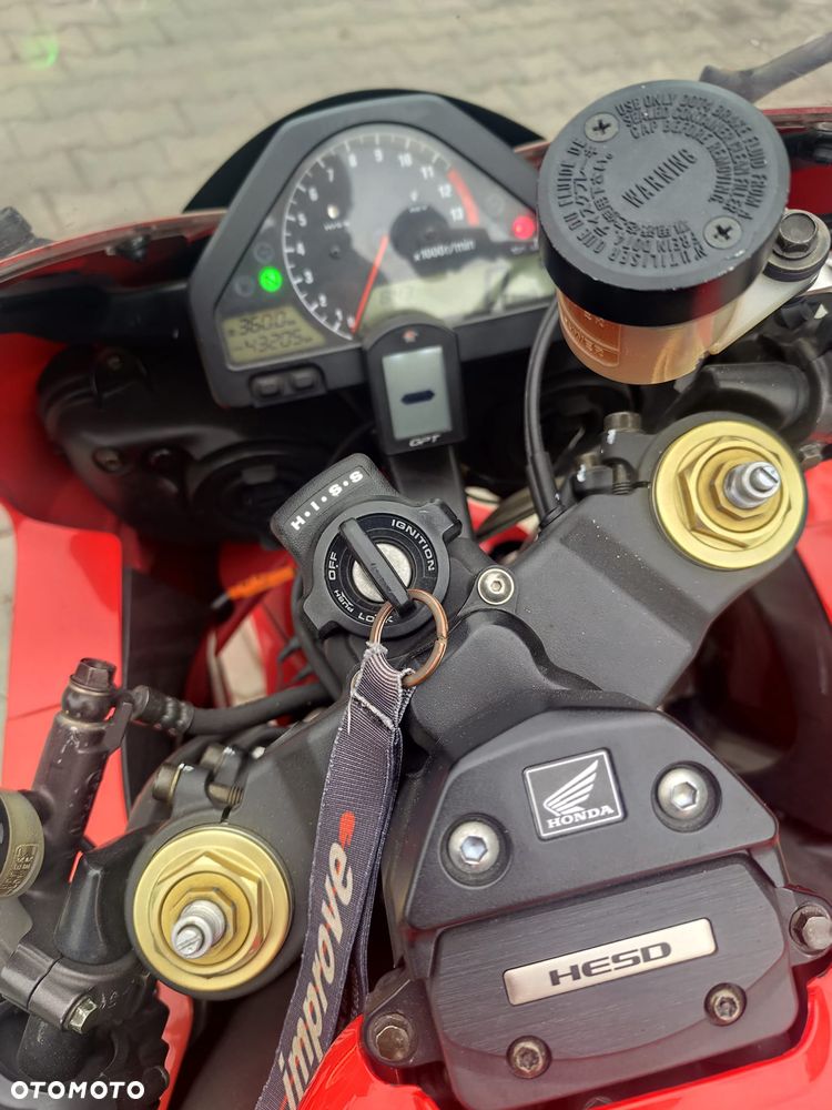 Honda CBR - 7