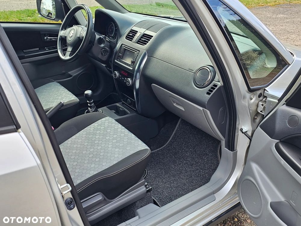 Suzuki SX4 2.0 DDiS 4x2 Comfort - 19