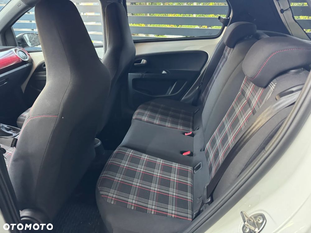 Volkswagen up! - 8