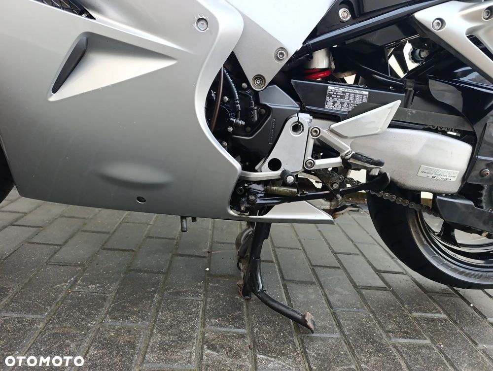 Honda VFR - 14