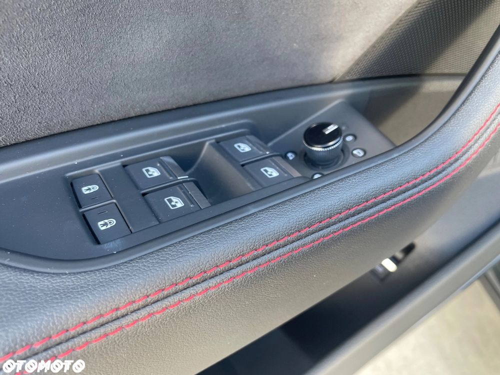 Audi Q8 Sportback e-tron - 33