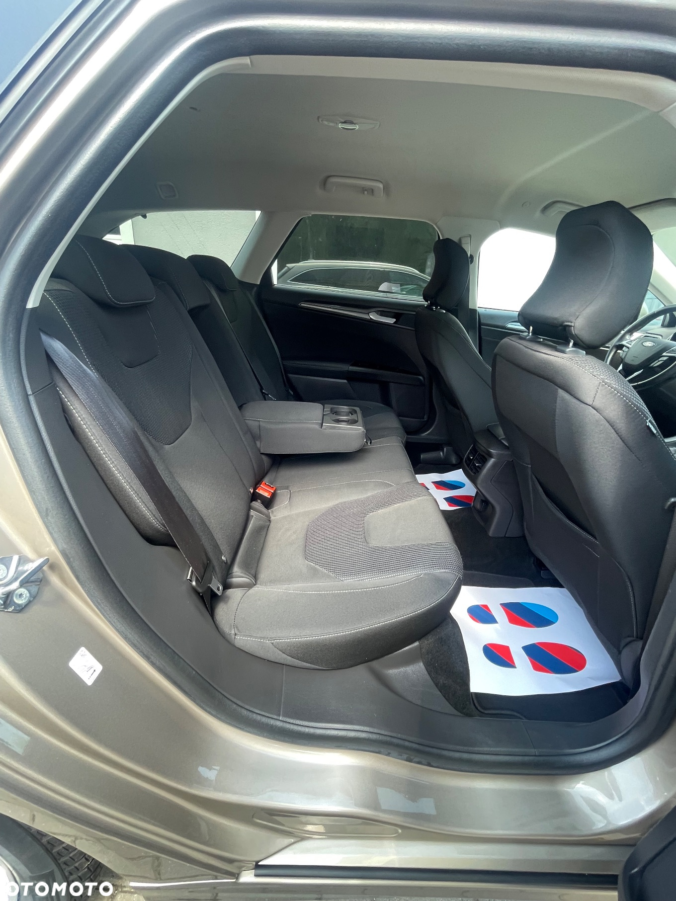 Ford Mondeo 2.0 Hybrid Titanium - 36