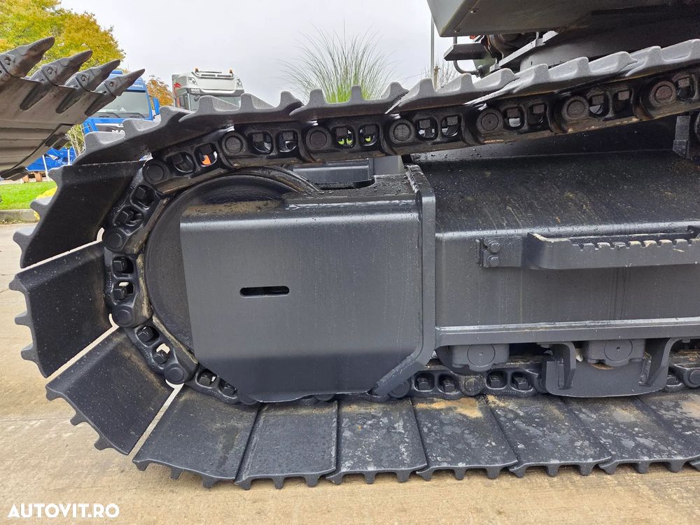 Hitachi BRATE LUNGI la 22m, cupa 1mc, 39 tone, HITACH ZX350LC-6, 2019, 7.452h, Consum mediu 21l/h, camera spate si laterale, Inst hydr pe brate, Cupa taluz, Lant 80% ok, Contragreutate, 284CP, posibilitate leasing, STARE FOARTE BUNA-PROMOTIE 179.900 EUR+Tva - 33