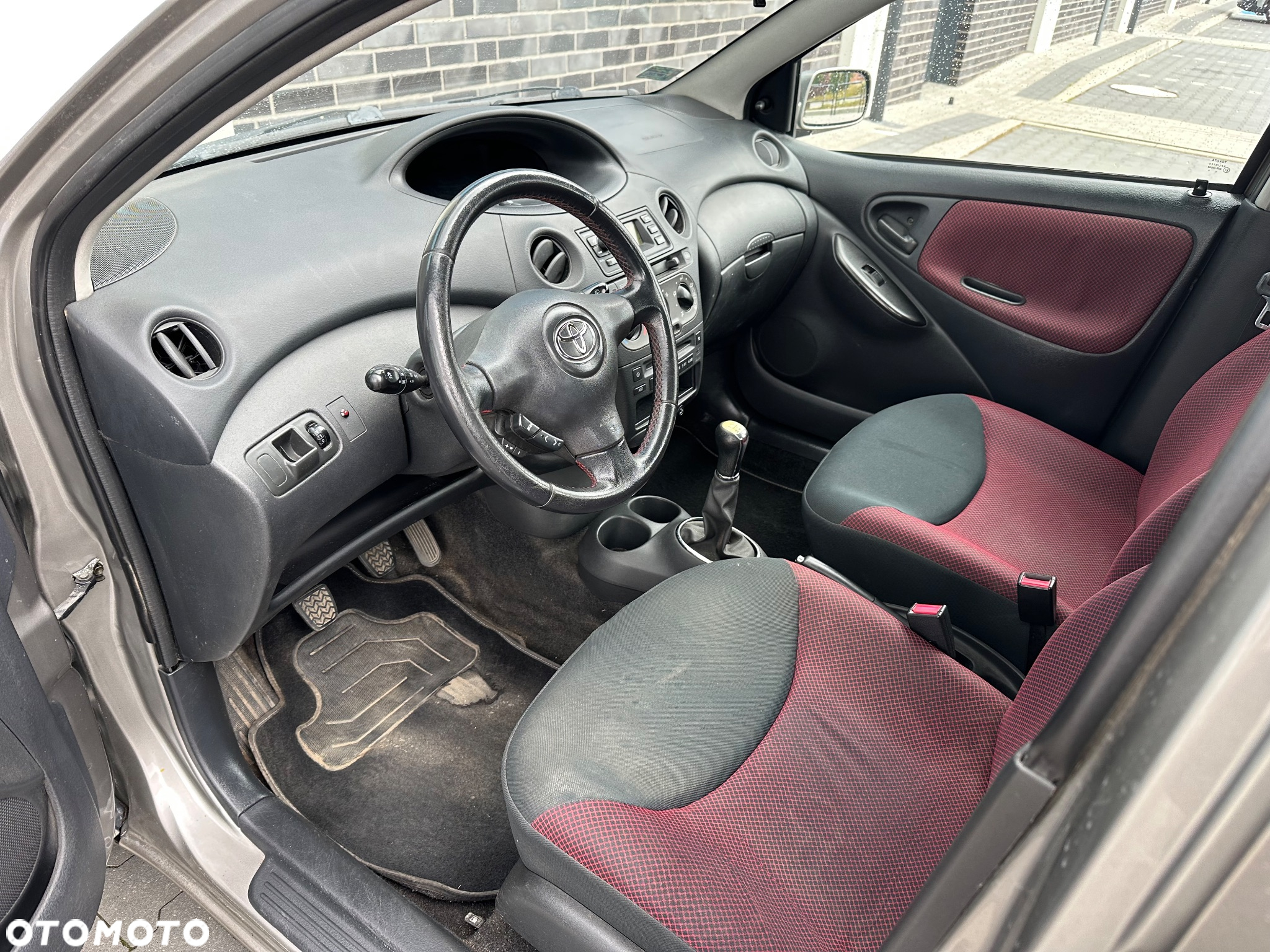 Toyota Yaris 1.0 VVT-i - 7