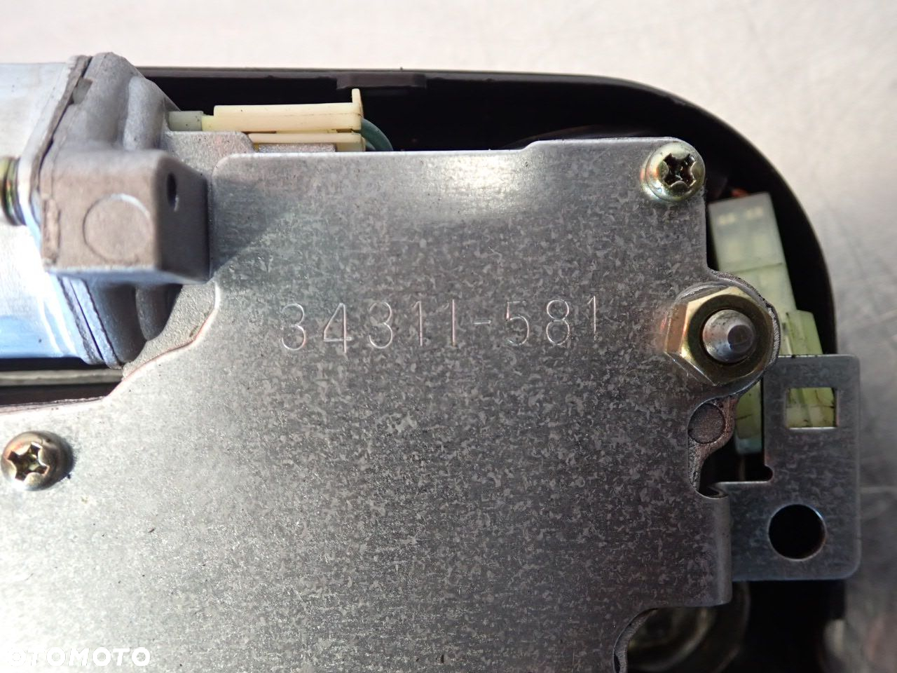SILNICZEK WYCIERACZKI TYLNEJ HONDA CR-V I LIFT 34311-581 - 8