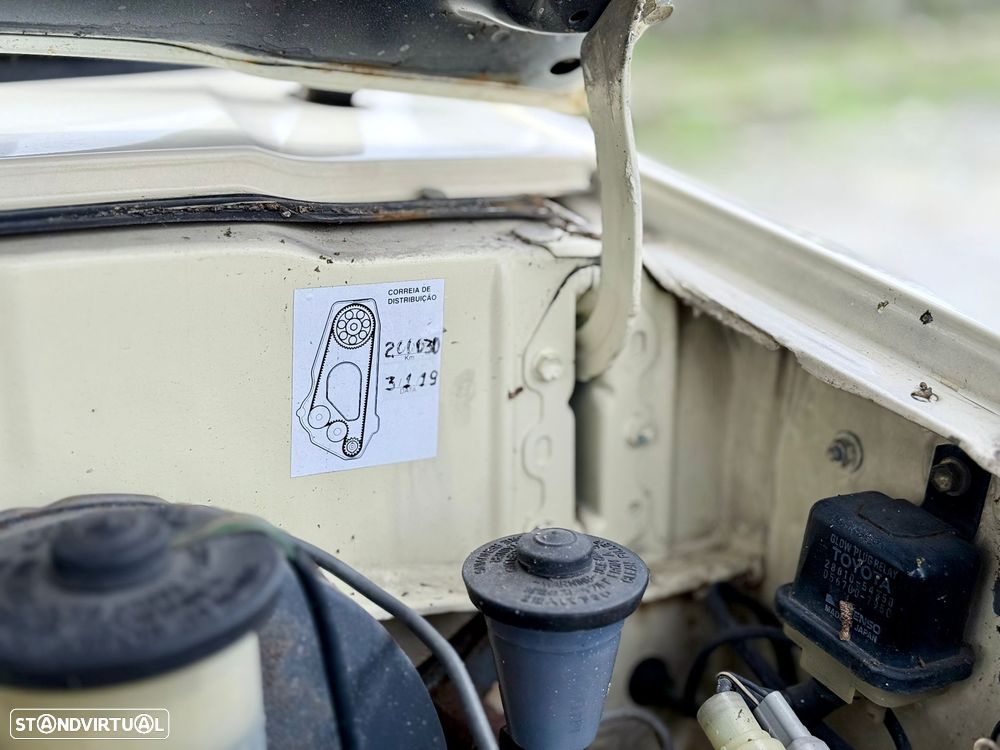 Toyota Hilux 2.4 D LN56L - 13