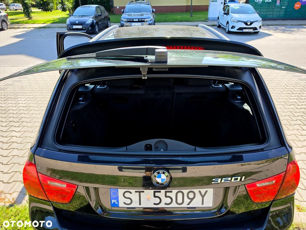 BMW Seria 3 320i Edition Sport - 12