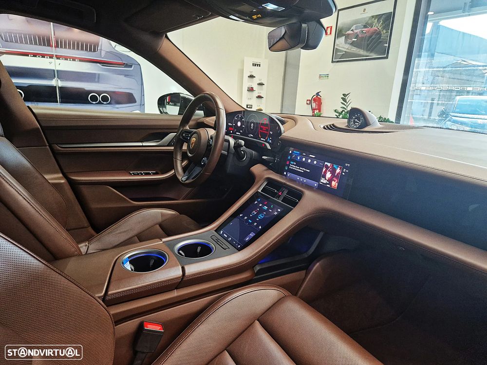 Porsche Taycan Cross Turismo 4S - 25