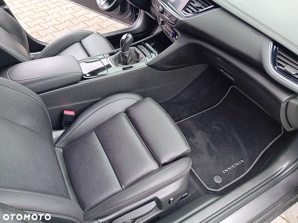 Opel Insignia - 19