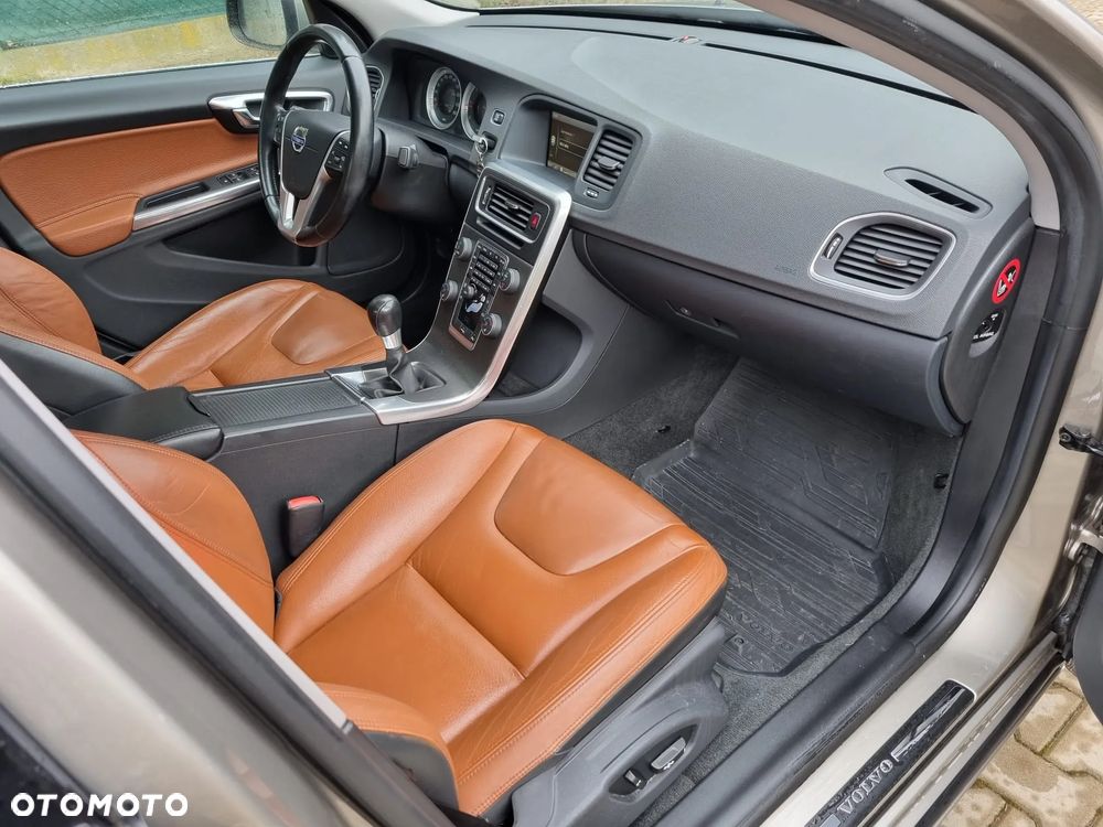 Volvo S60 D3 Summum - 19