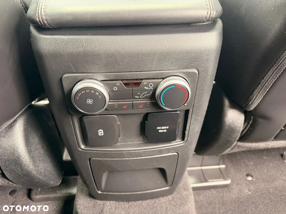 Ford Explorer EcoBoost Plug-in Hybrid PLATINUM - 38
