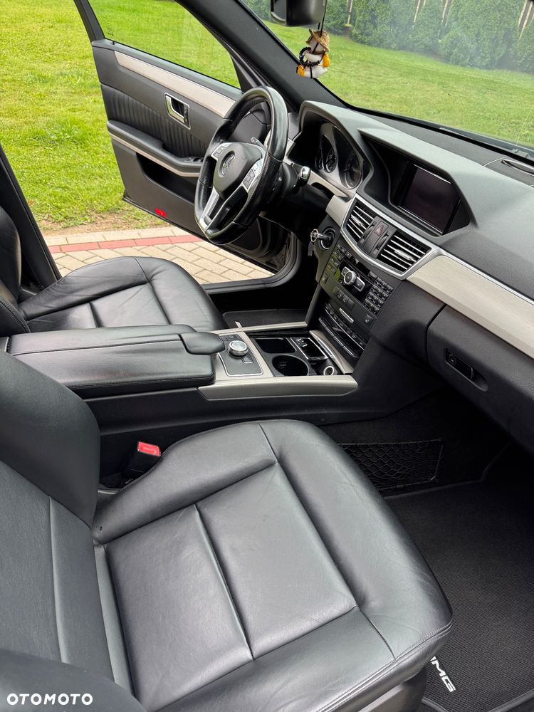 Mercedes-Benz Klasa E 350 CDI DPF 4Matic BlueEFFICIENCY 7G-TRONIC Avantgarde - 29