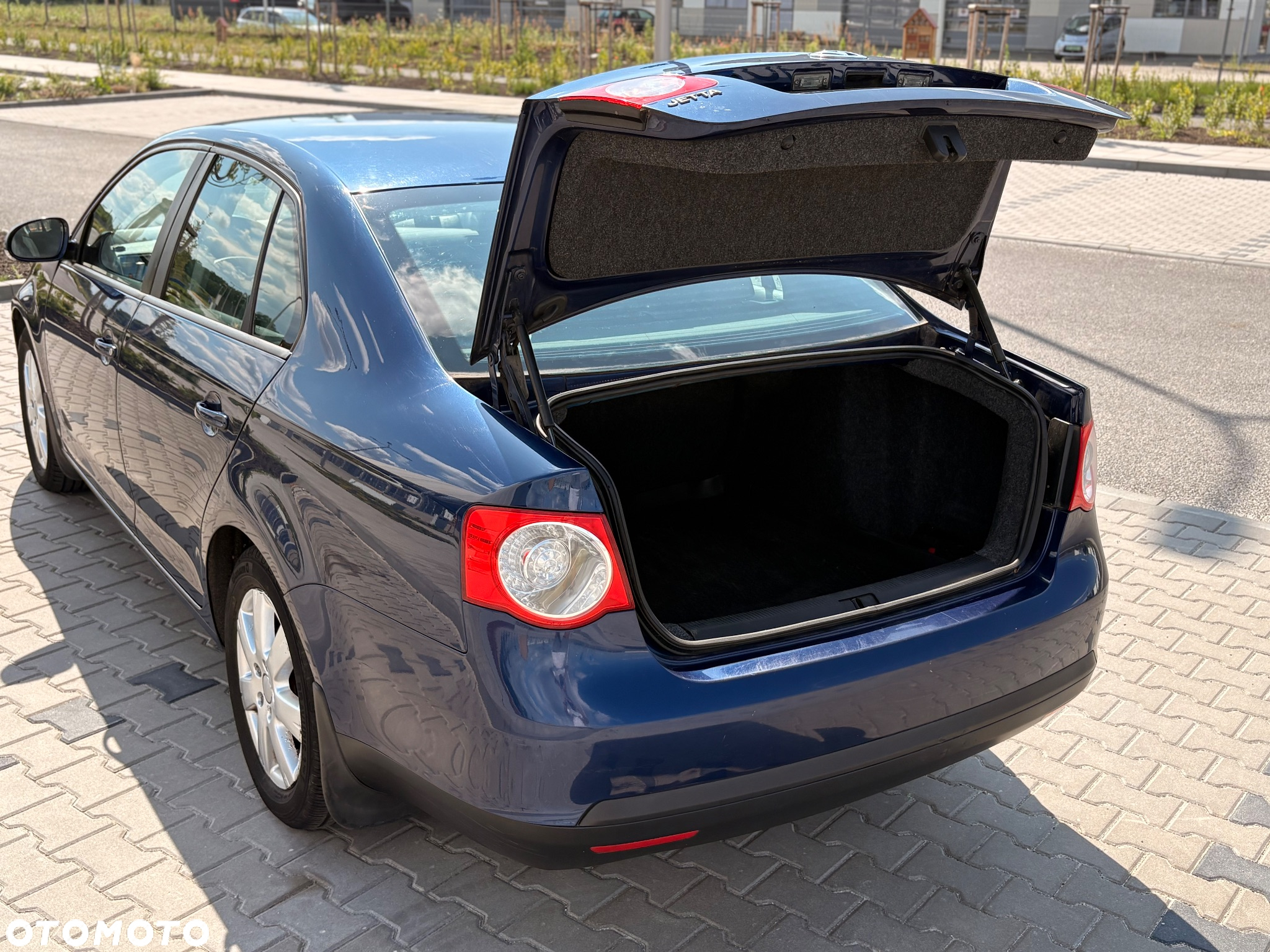 Volkswagen Jetta 1.6 FSI Comfortline - 13