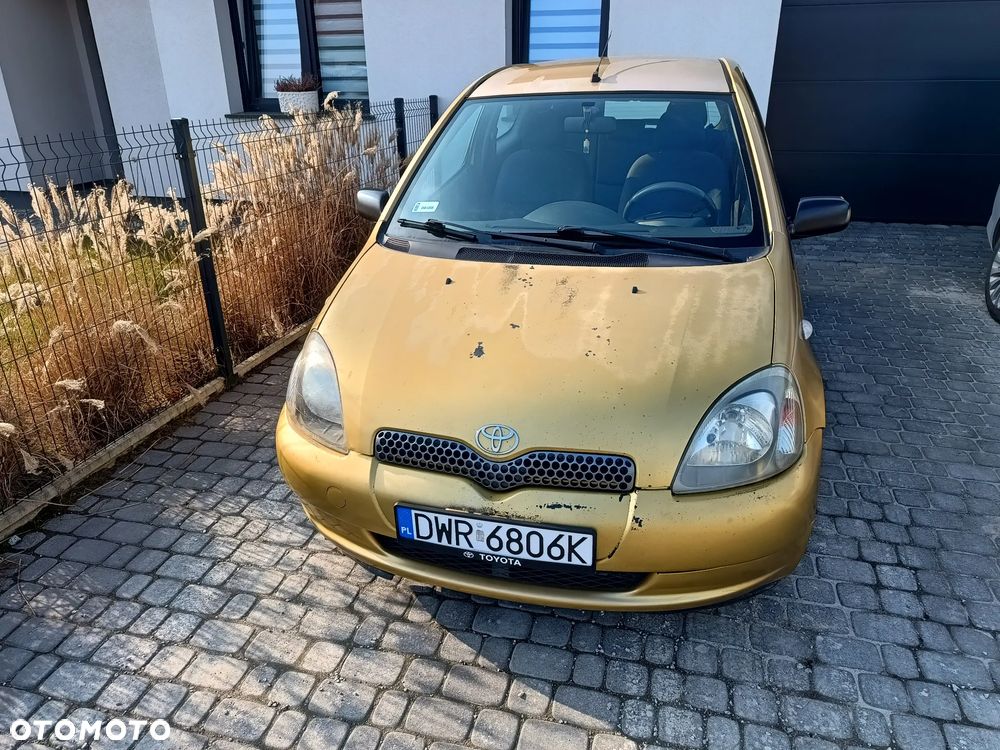 Toyota Yaris 1.0 Base - 5