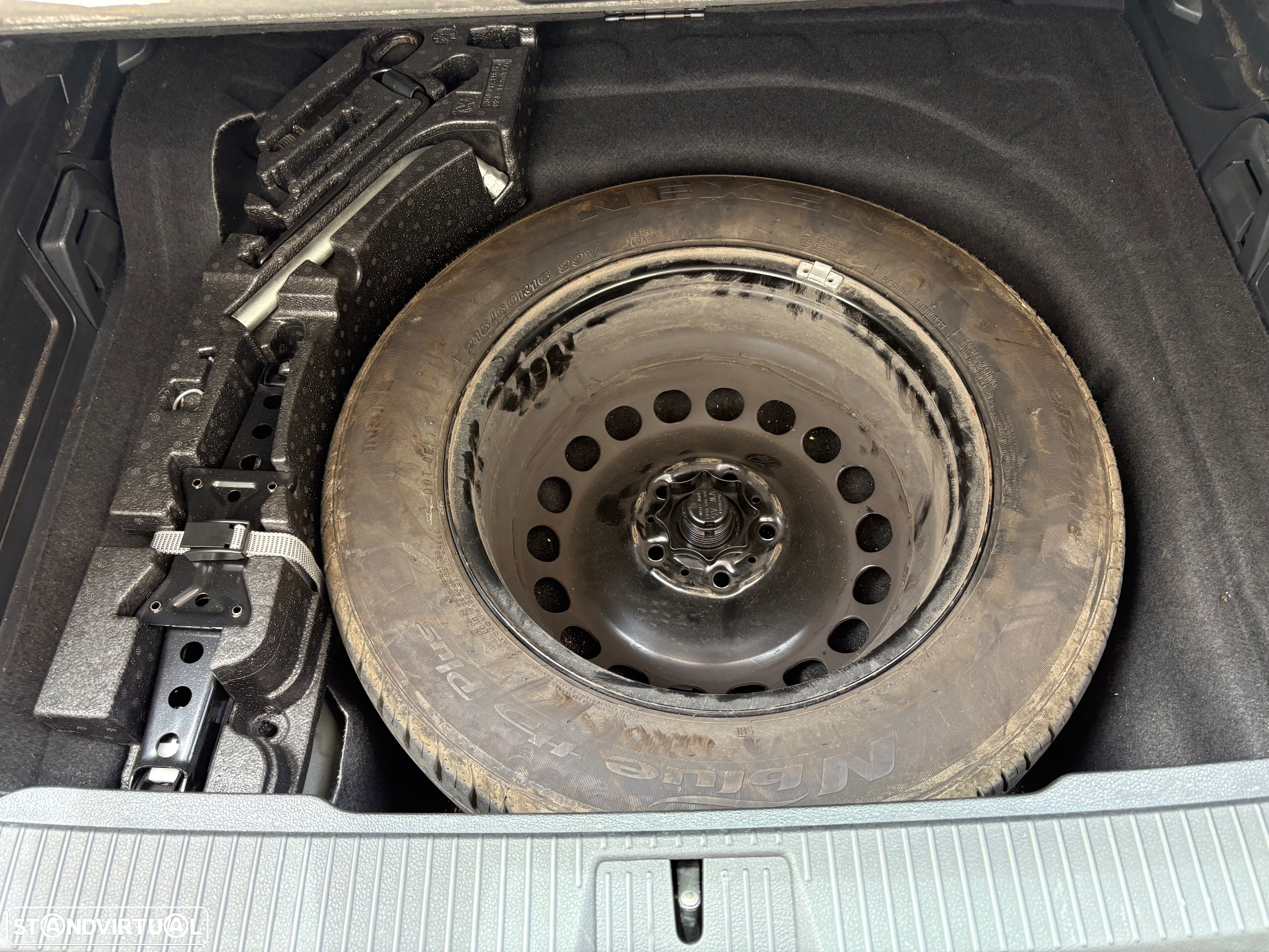 VW Passat Variant 1.6 TDI Confortline - 11
