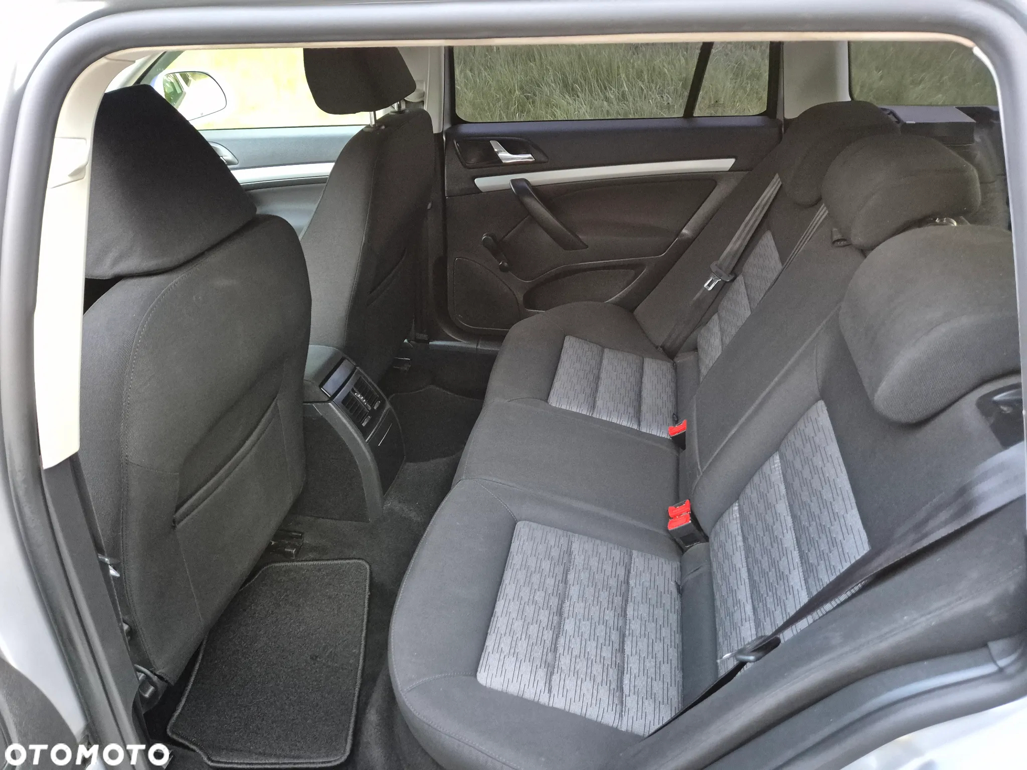 Skoda Octavia Combi 1.6 Automatik IMPULS EDITION - 23