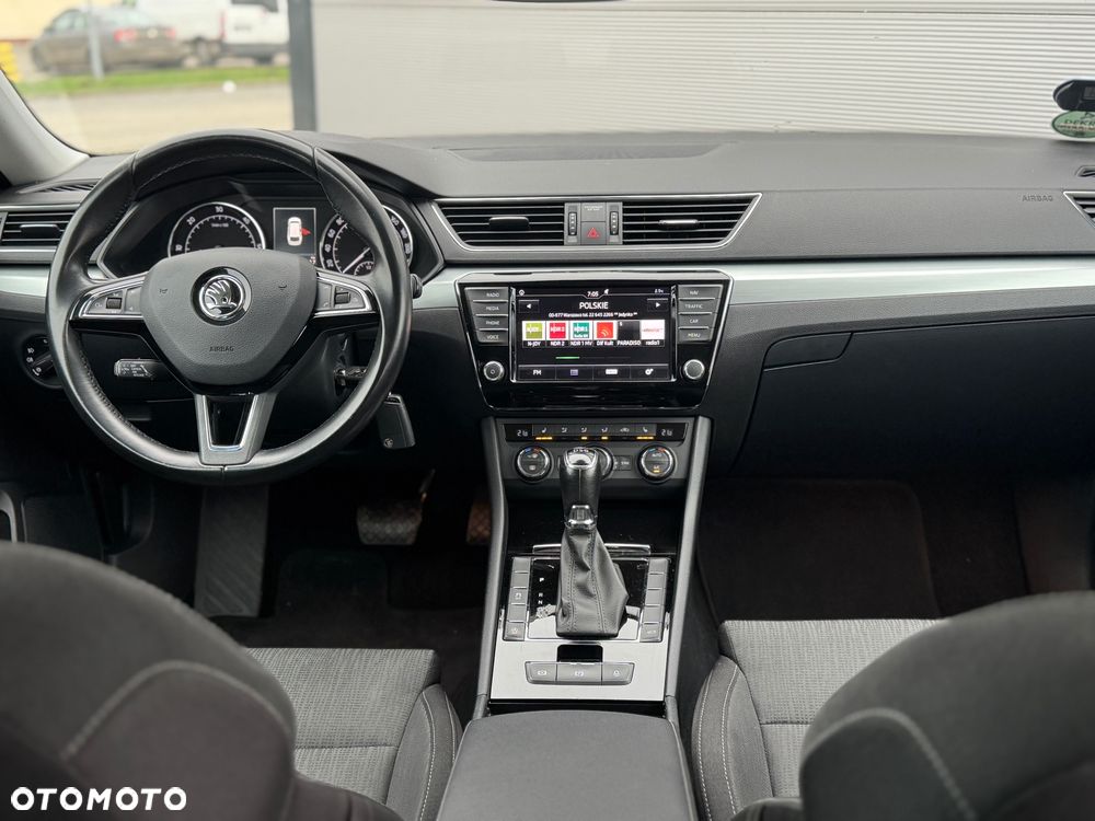 Skoda Superb 2.0 TDI DSG Premium Edition - 31