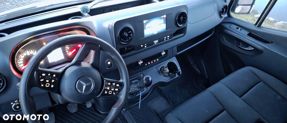 Mercedes-Benz Sprinter - 17