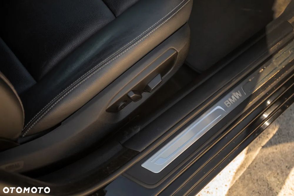 BMW Seria 5 530d Luxury Line - 23