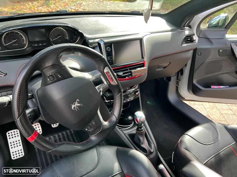 Peugeot 208 - 2