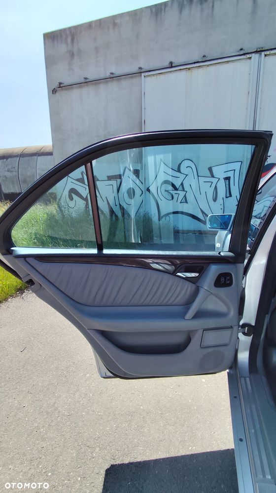 Mercedes-Benz Klasa E 320 Avantgarde - 20