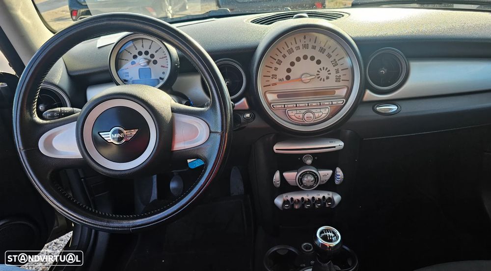 MINI 3 Portas One - 12