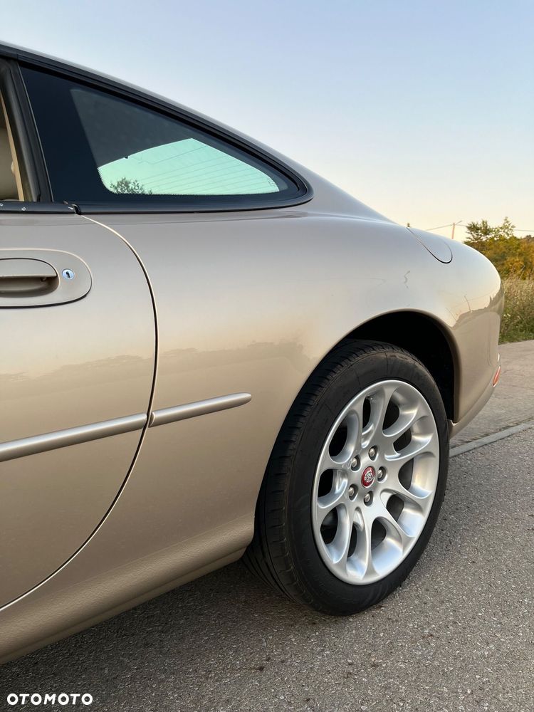 Jaguar XK8 - 17