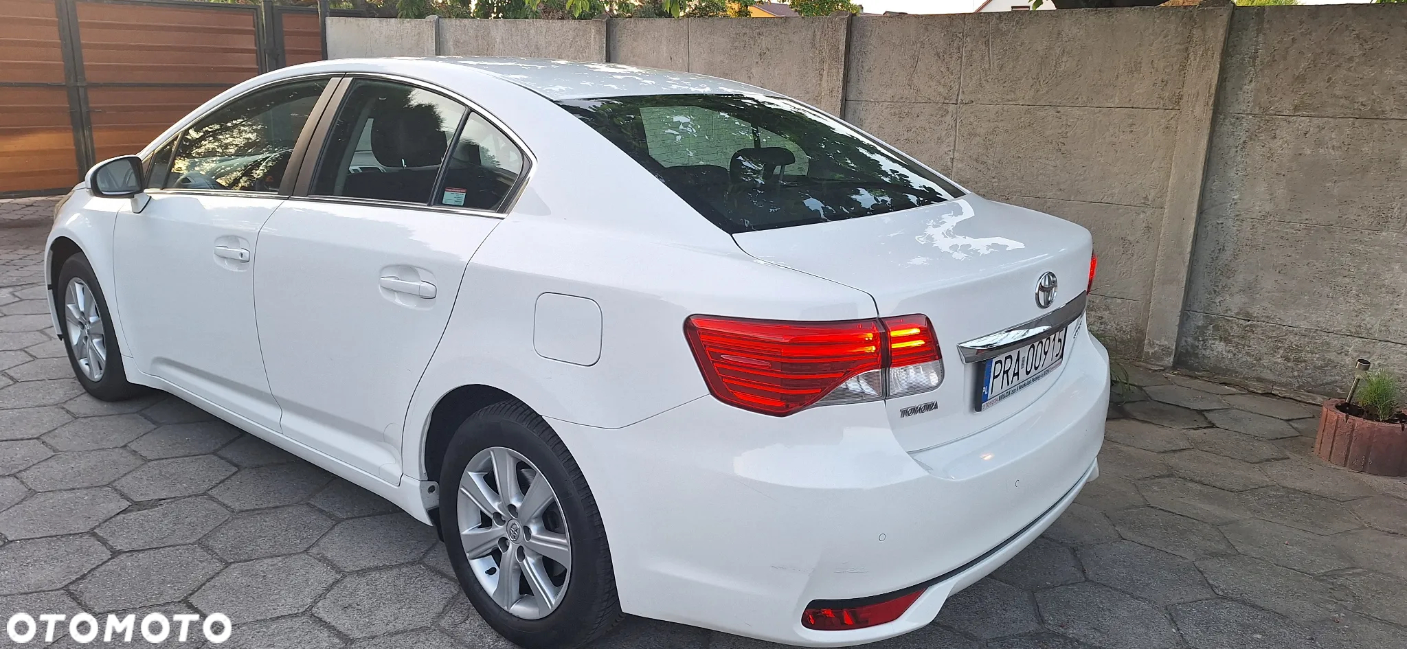 Toyota Avensis 2.0 D-4D Premium - 6