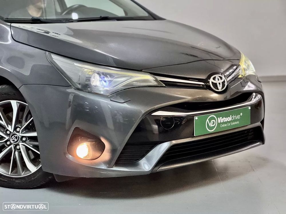 Toyota Avensis Touring Sports 2.0 D-4D Luxury+GPS - 4