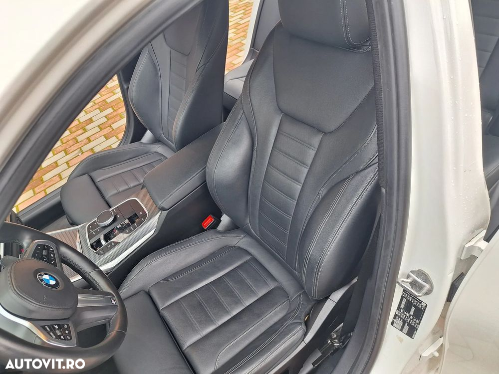BMW Seria 3 330i AT - 7