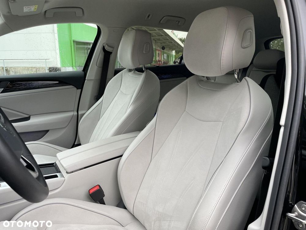 Volkswagen Passat - 10