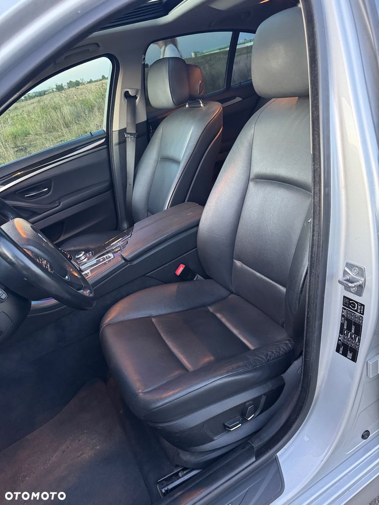 BMW Seria 5 523i Touring - 20