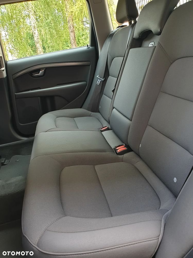 Volvo V70 D2 Linje Classic - 35
