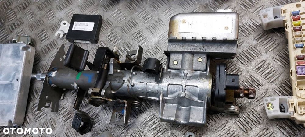 ZESTAW STARTOWY TOYOTA COROLLA VERSO II 2.0 D4D 89661-0F010 - 5