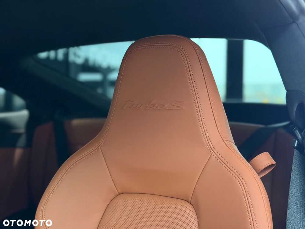 Porsche 911 Turbo S - 26