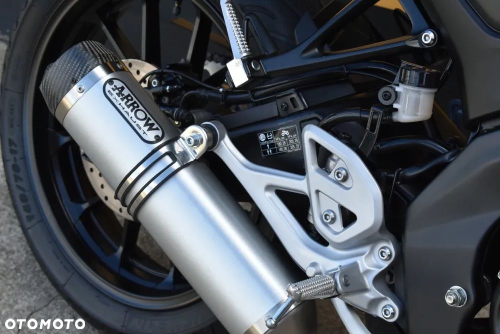 Yamaha MT - 37